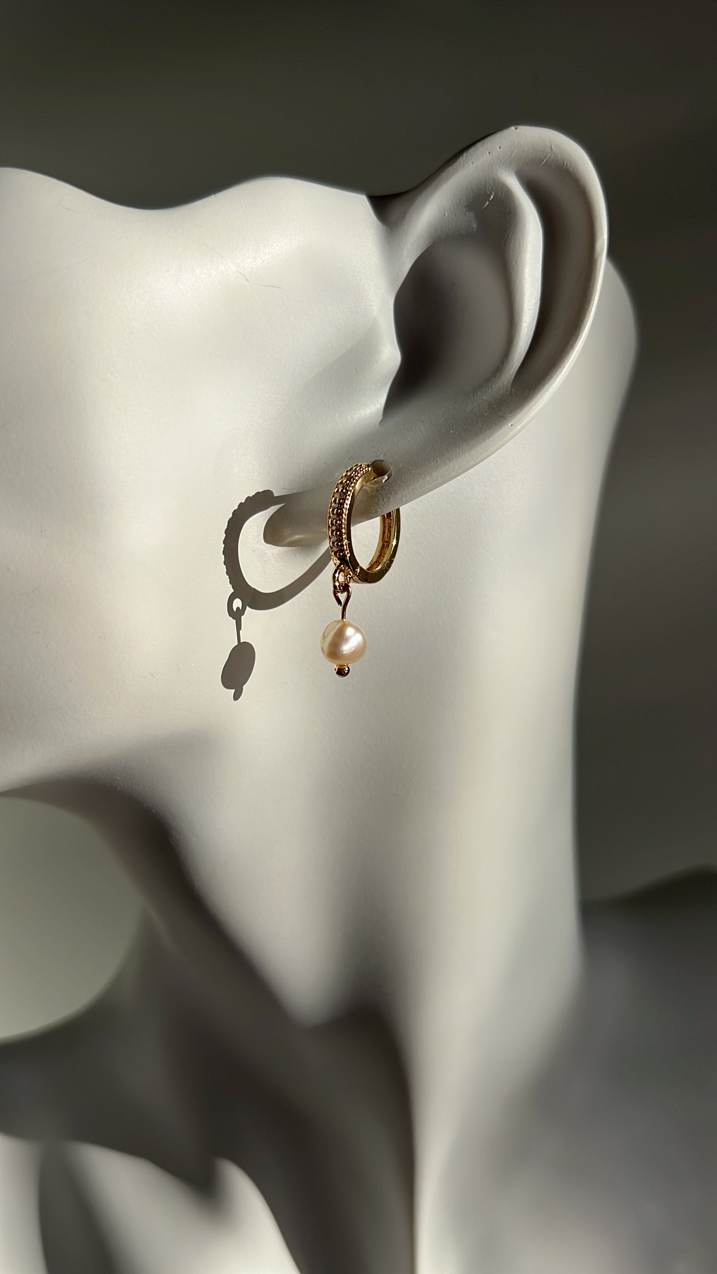 Luxurious mini • Pearl • 18K Gold plated