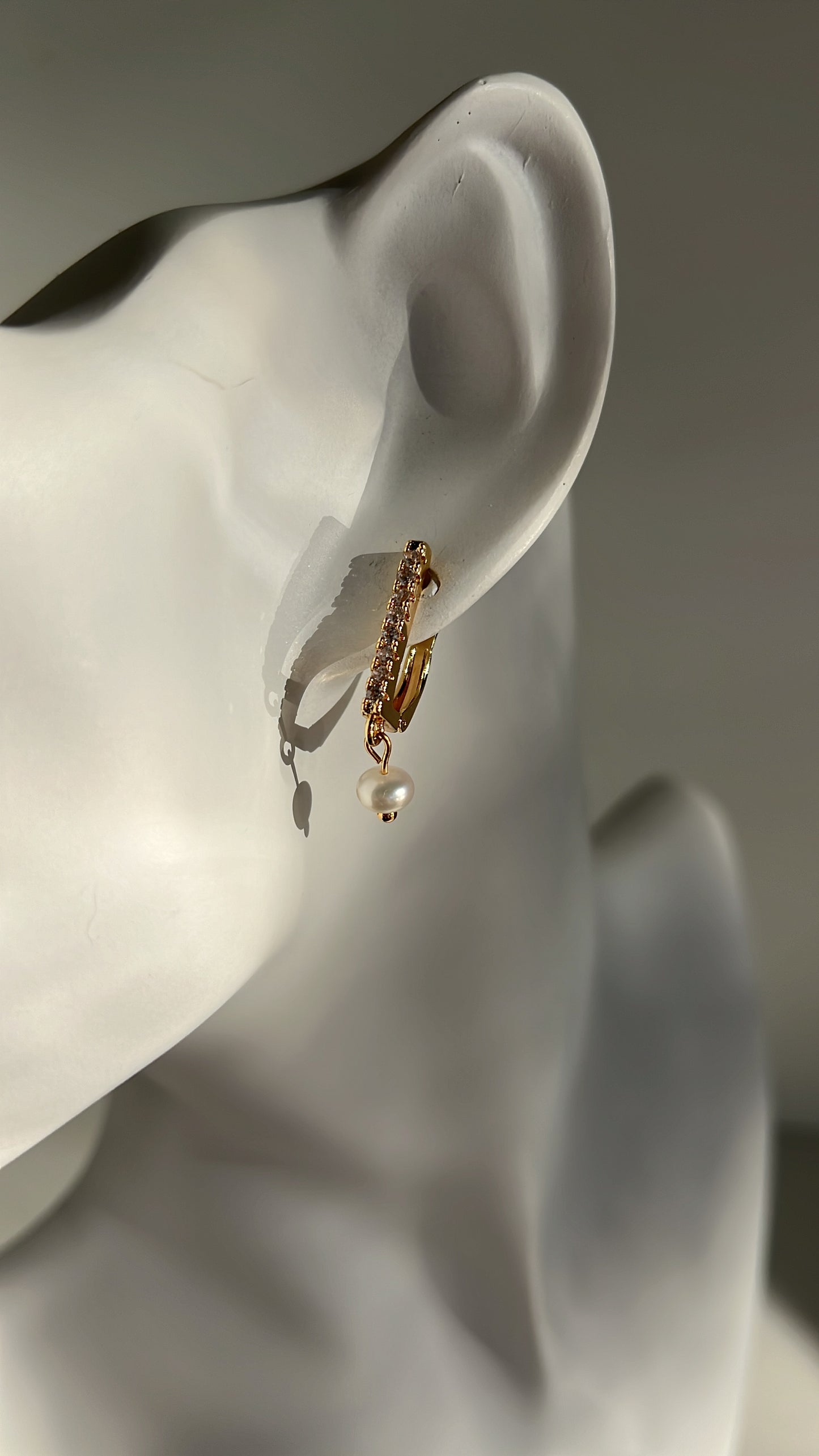 Luxurious mini • Earrings • Pearl • 18K Gold plated