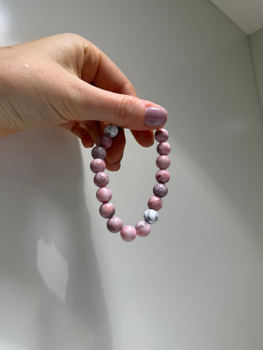 Pink Zebra and Howlite beaded bracelet.