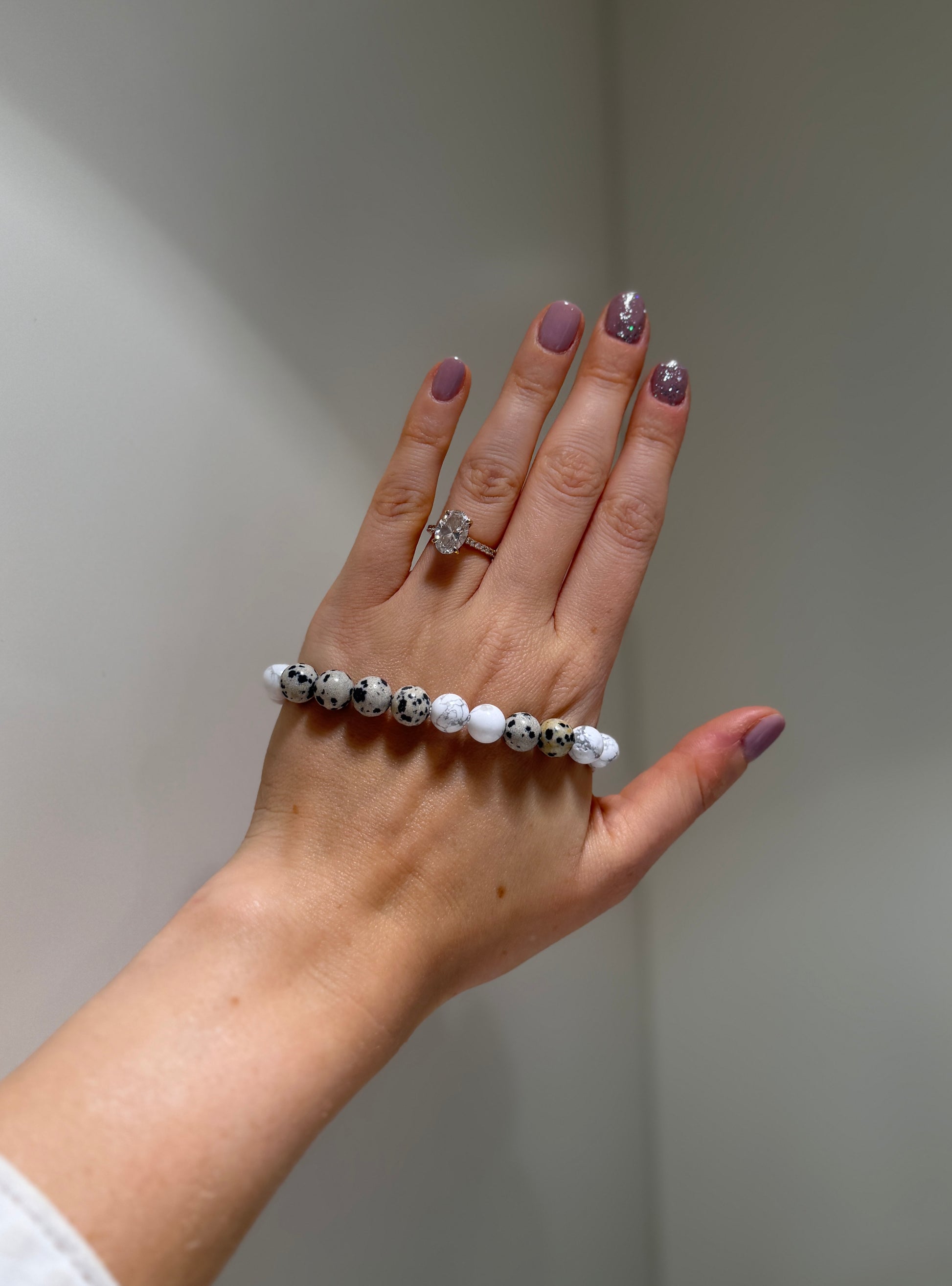 Howlite and Dalmatian Jasper beaded bracelet.