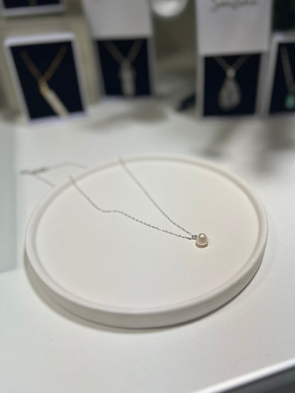 Solo Pearl • 925 Sterling Silver