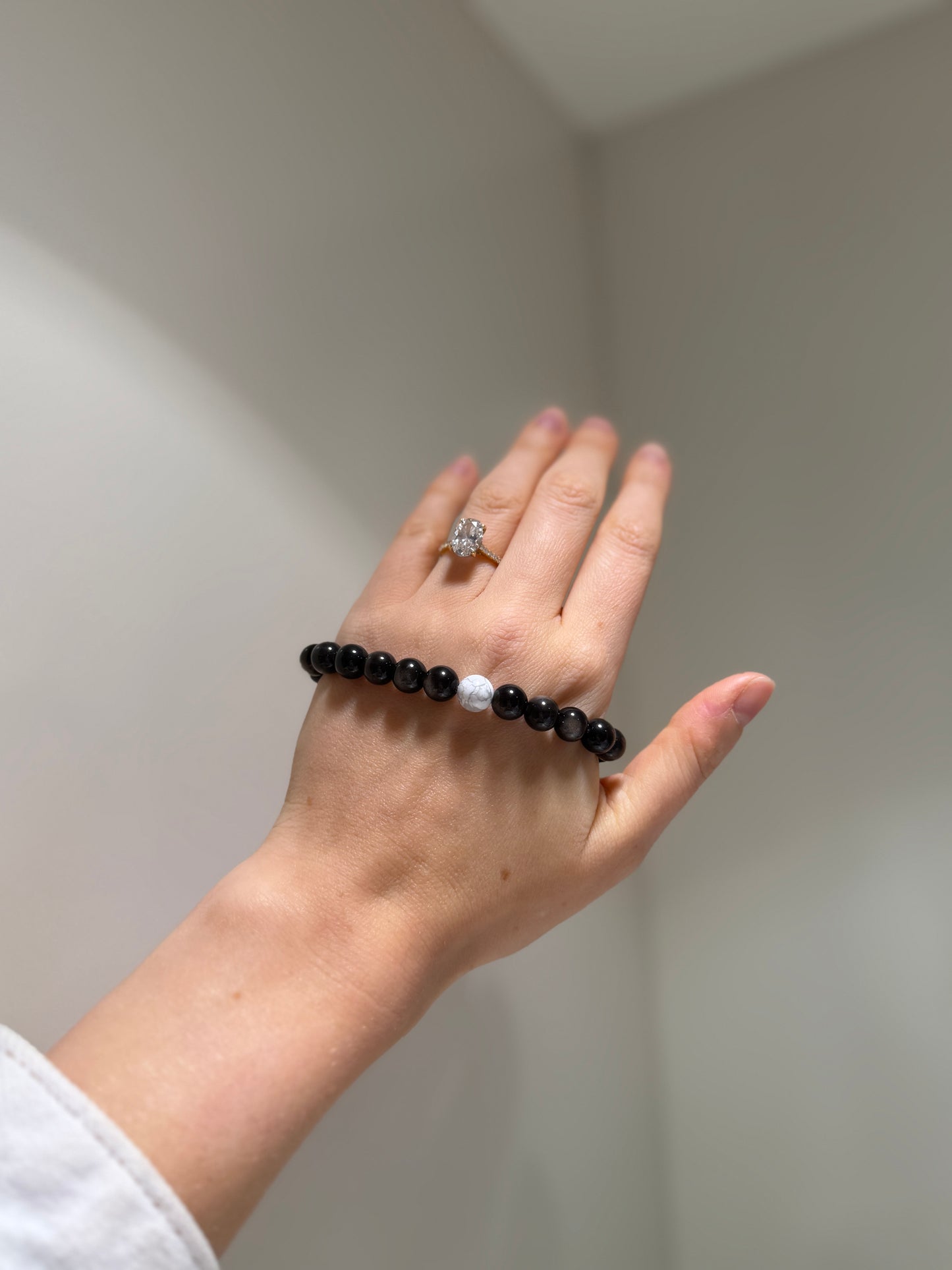 Peace, Relieves stress and anxiety, Life force, Protection, Inner strength