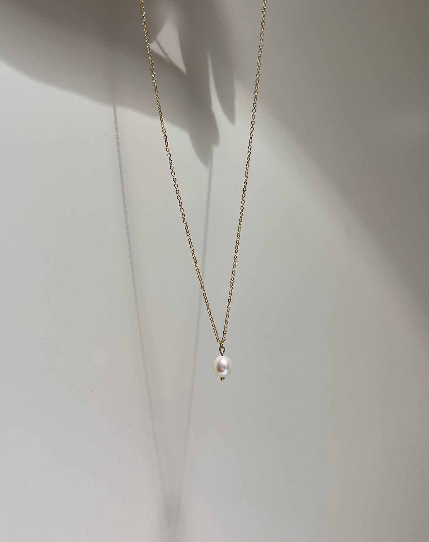 Solo Pearl • 14K Gold plated