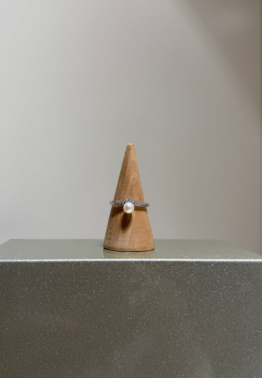 Freshwater Pearl Swirve • 925 Sterling Silver